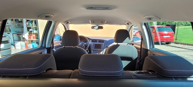 Volkswagen Golf (2016) 1,4TSi 92kW benzín DSG Lounge - fotka 34 z 37