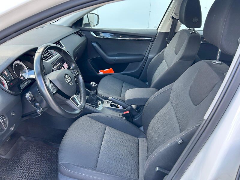 Škoda Octavia (2020) OCT.COM STY TD 85/1.6 M5F - fotka 13 z 28