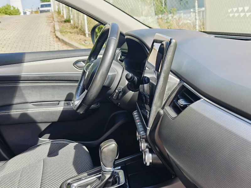 Renault Arkana (2021) E-TECH Hybrid 145 Intens 105kW - fotka 21 z 42