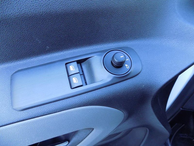 Peugeot Rifter (2021) 1.5HDi/L2H1/klimatizace/ČR/ - fotka 20 z 30