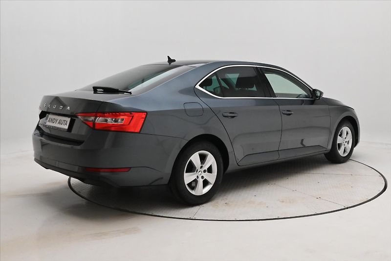 Škoda Superb 1,5 TSI 110 kW Ambition Záruka - fotka 5 z 30