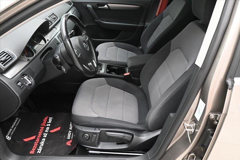 Volkswagen Passat 2,0 TDI 103kW Business Edition - fotka 13 z 31