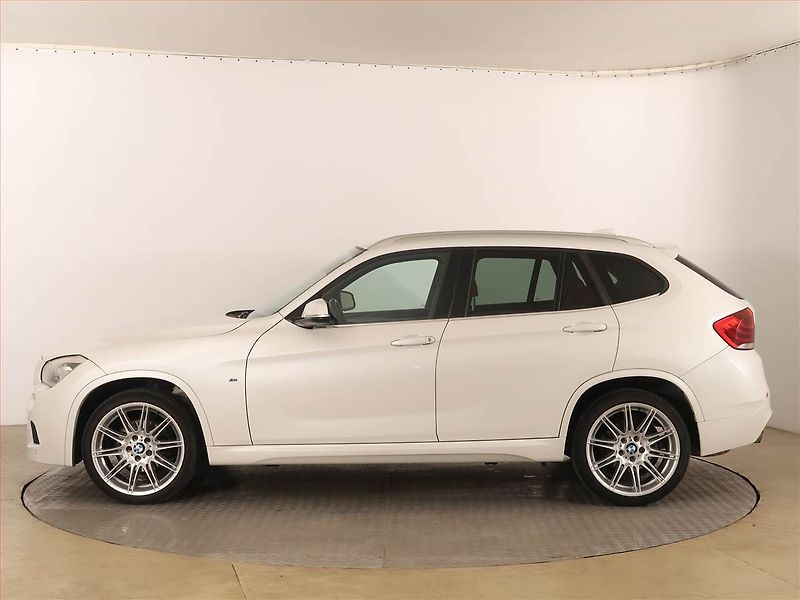 BMW X1 (2013) xDrive28i, 4X4, Automat - fotka 3 z 20