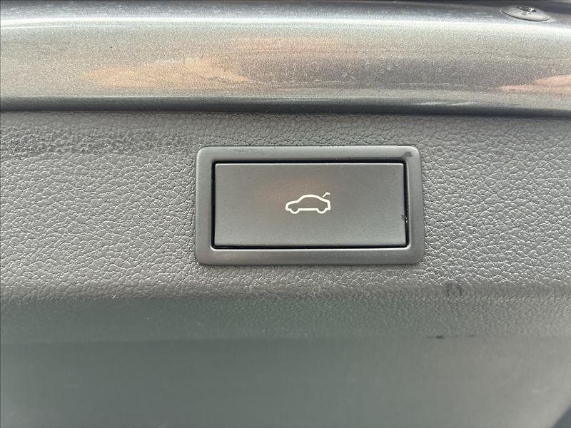 Škoda Superb 2,0 STYLE,PANORAMA,TAŽNÉ,LED - fotka 17 z 36
