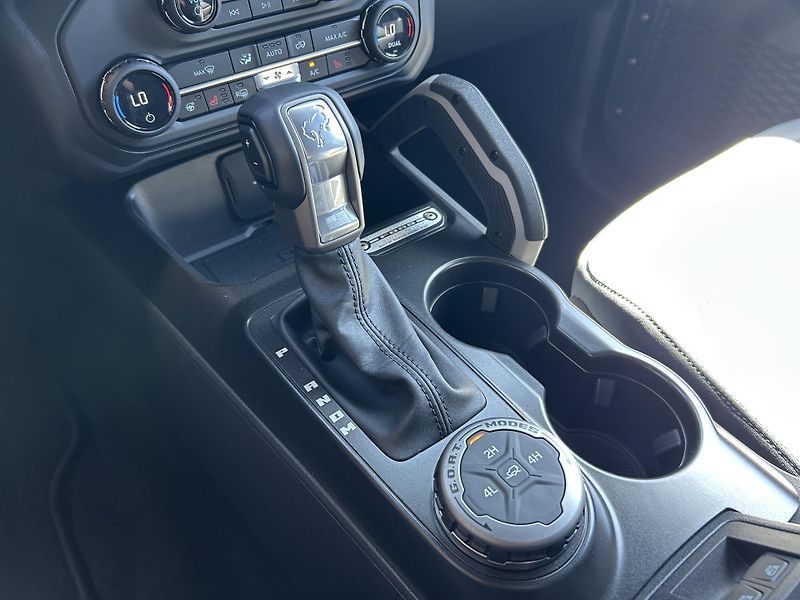 Ford Bronco 2.7 EcoBoost 246kW OUTER BANKS - fotka 34 z 36