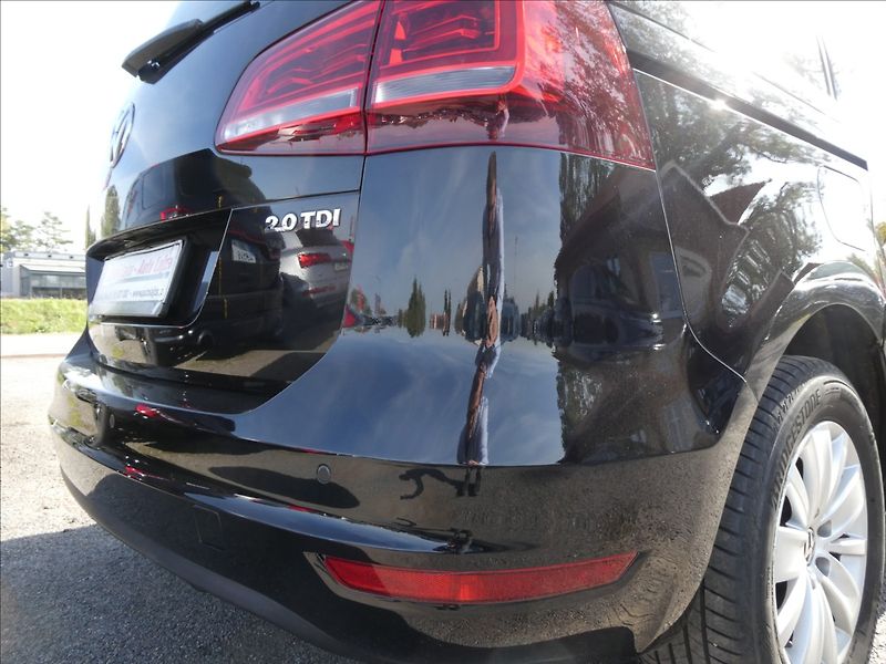 Volkswagen Sharan 2,0 TDi 110kW 7.míst, serviska - fotka 10 z 44