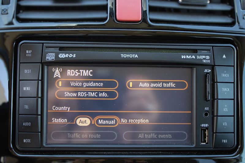 Toyota Auris BEMANI, servisované - fotka 21 z 38