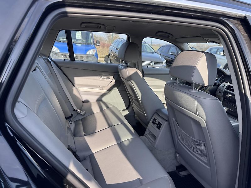 BMW Řada 3 330D, 180 kW, xDrive, kombi - fotka 17 z 25
