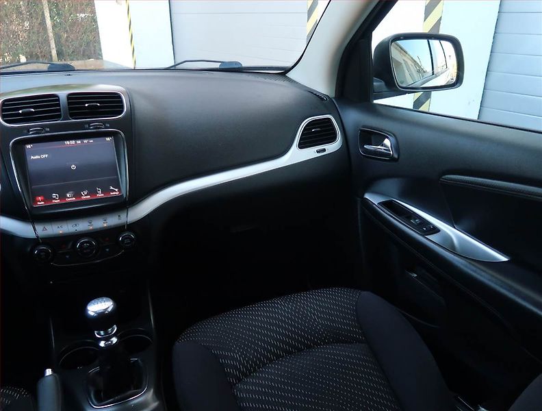 Fiat Freemont (2012) 2.0 MultiJet, Tempomat - fotka 8 z 17