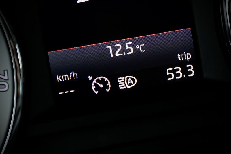 Škoda Octavia 3 FL Combi 1.5 TSI 110 kW DSG - fotka 30 z 39
