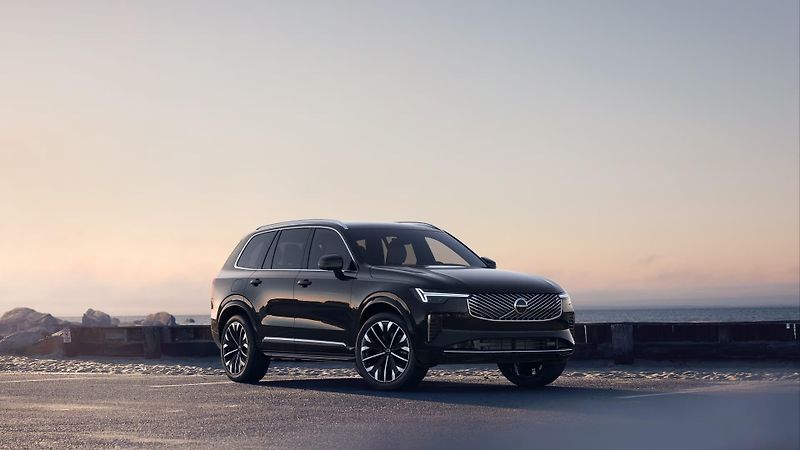 Volvo XC90 (2026) T8 AWD RECHARGE BRIGHT PLUS 7m - fotka 2 z 11