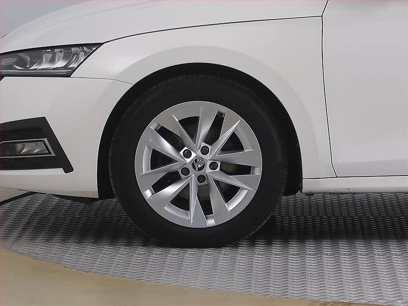 Škoda Octavia (2021) Ambition 2.0 TDI, Automat, ČR - fotka 15 z 20