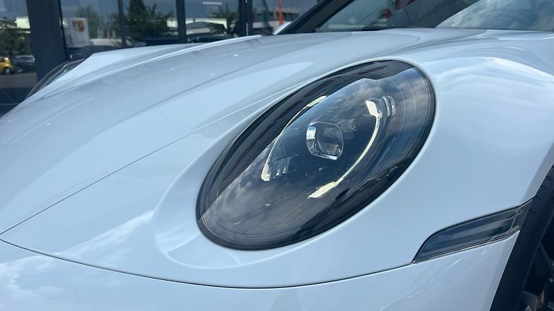 Porsche 911 Carrera 290KW - fotka 12 z 26