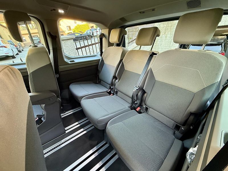 Volkswagen Multivan (2024) 2,0TSi 150kW LIFE DSG Koup.ČR - fotka 19 z 21