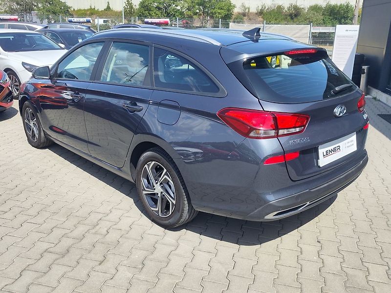 Hyundai i30 1.0 T-GDI/88kW Comfort - fotka 7 z 28