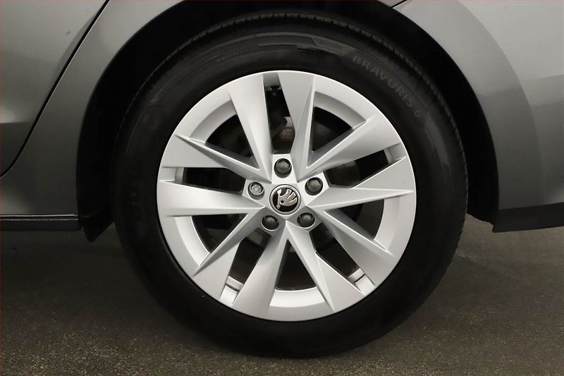 Škoda Octavia (2023) Style 1.5 TSI e-tec - fotka 12 z 14