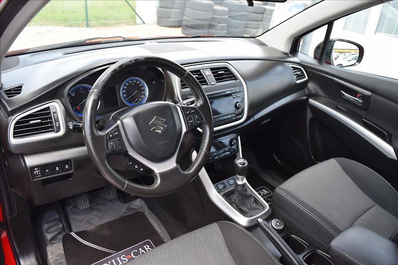 Suzuki SX4 S-Cross 1,6 D 88KW NOVÁ STK TAŽNÉ 4X4 - fotka 16 z 49
