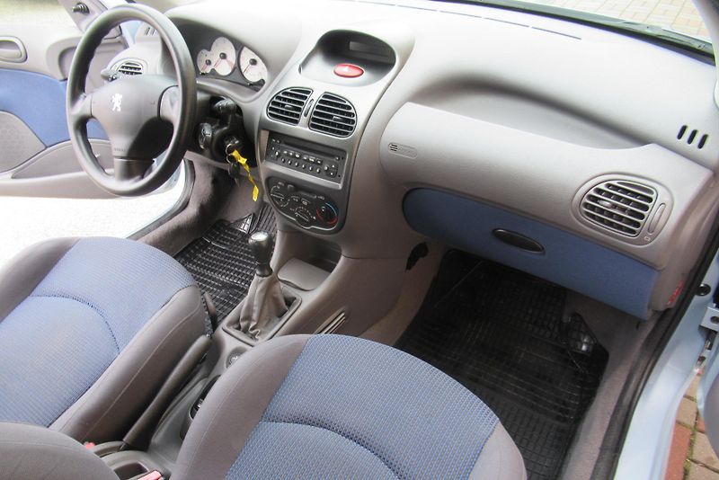 Peugeot 206 1.4 HDi KLIMA TOP STAV! - fotka 11 z 21