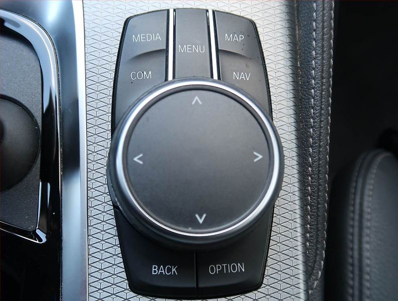 BMW Řada 5 (2020) M Sport 530d - fotka 21 z 27
