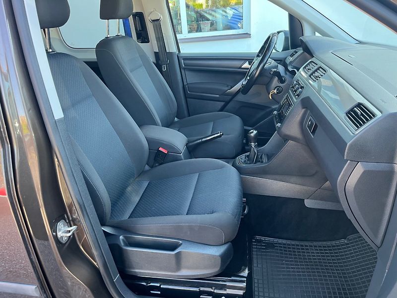 Volkswagen Caddy (2016) 2.0 TDi - fotka 13 z 28