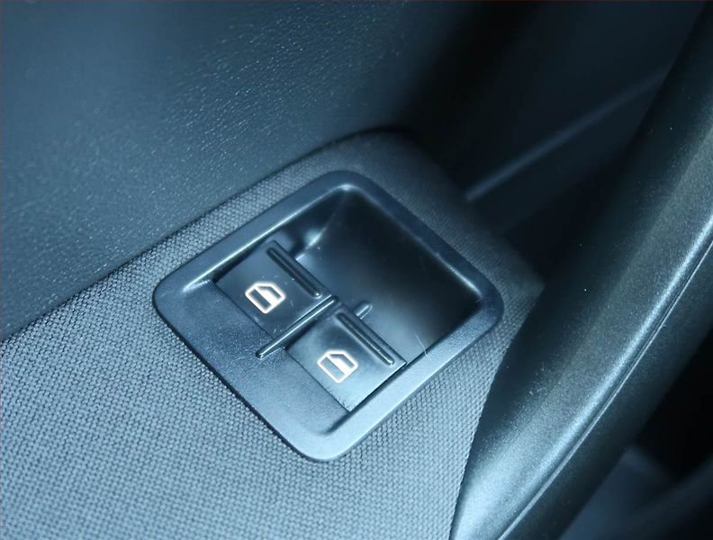Volkswagen Polo (2012) Style 1.2 TDI, po STK - fotka 14 z 15