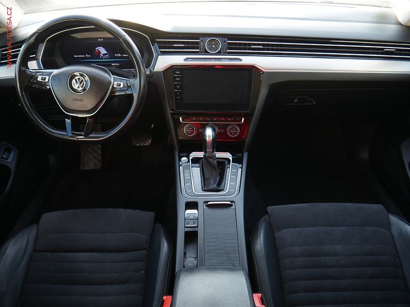 Volkswagen Passat (2018) 2.0TDi, AT, navi, masáž - fotka 7 z 19