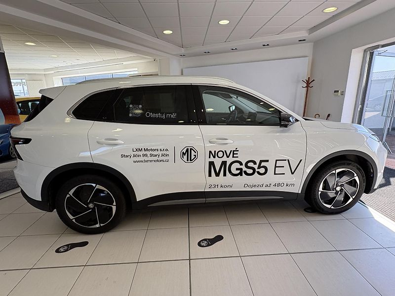 MG MGS5 EV (2025) exclusive - fotka 8 z 15