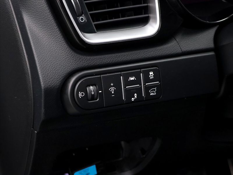 Kia Ceed SW 1,5 T-Gdi 118kW DCT CZ DPH - fotka 16 z 36