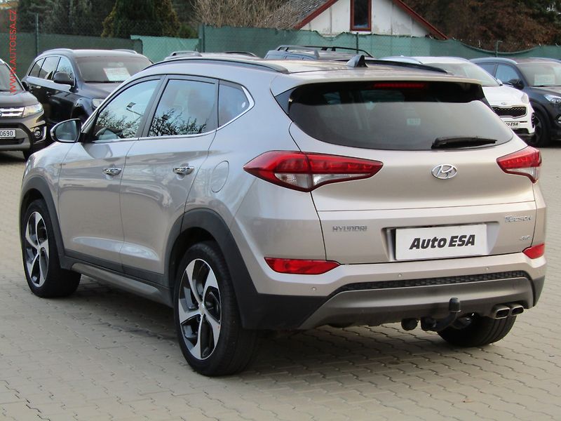 Hyundai Tucson (2015) 2.0 CRDi 4WD, Premium, panor - fotka 6 z 22