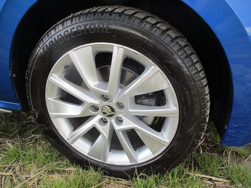 Škoda Kamiq 1.5TSi 110kW 7DSG STYLE PLUS - fotka 28 z 49
