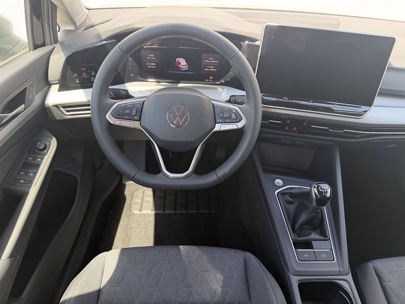 Volkswagen Golf (2026) People 6G 1,5TSI - fotka 6 z 7