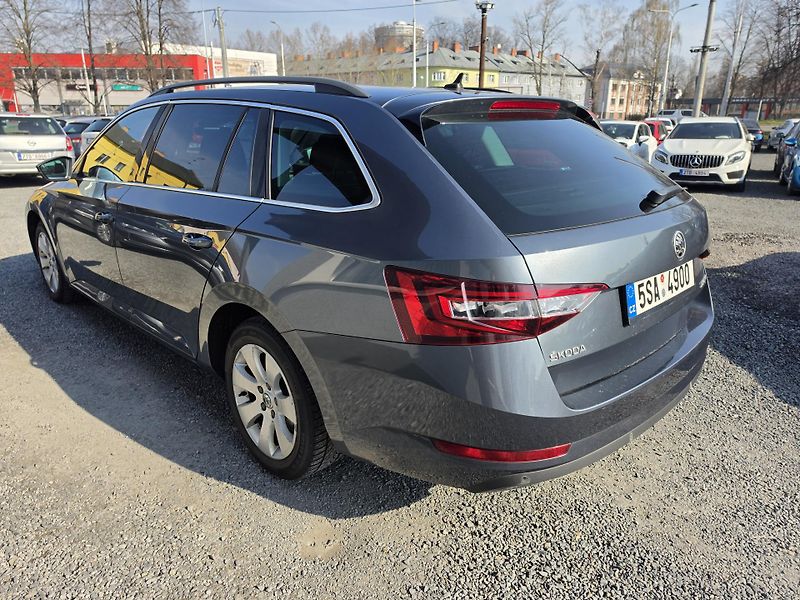 Škoda Superb 2.0 TDI Xenon TZ 110KW  - fotka 3 z 17