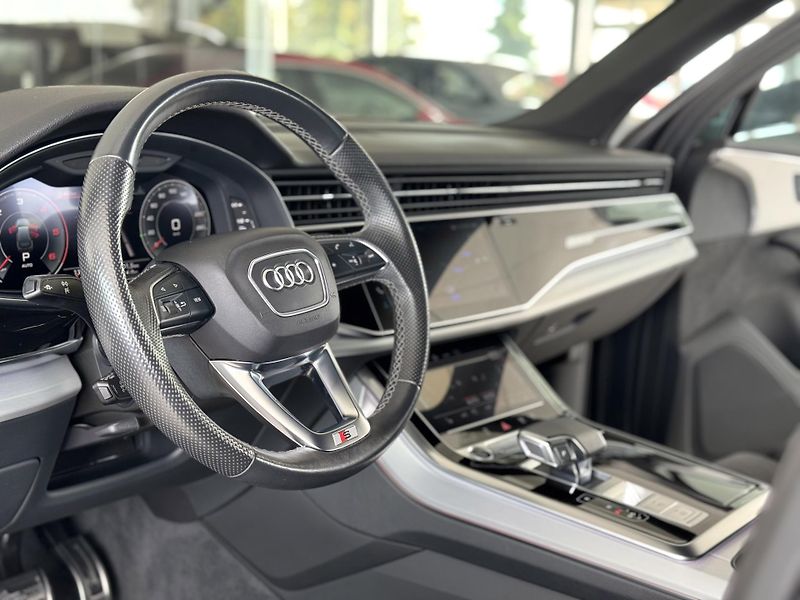 Audi Q7 50TDI Q*S-LINE*Matrix*Vzduch - fotka 12 z 44