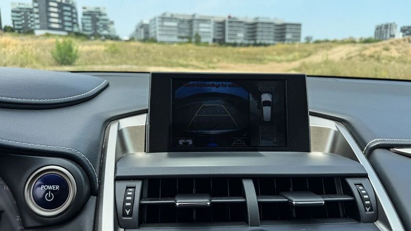 Lexus NX 300h 300H 2,5 HEV PREMIUM (LUXURY) - fotka 18 z 33