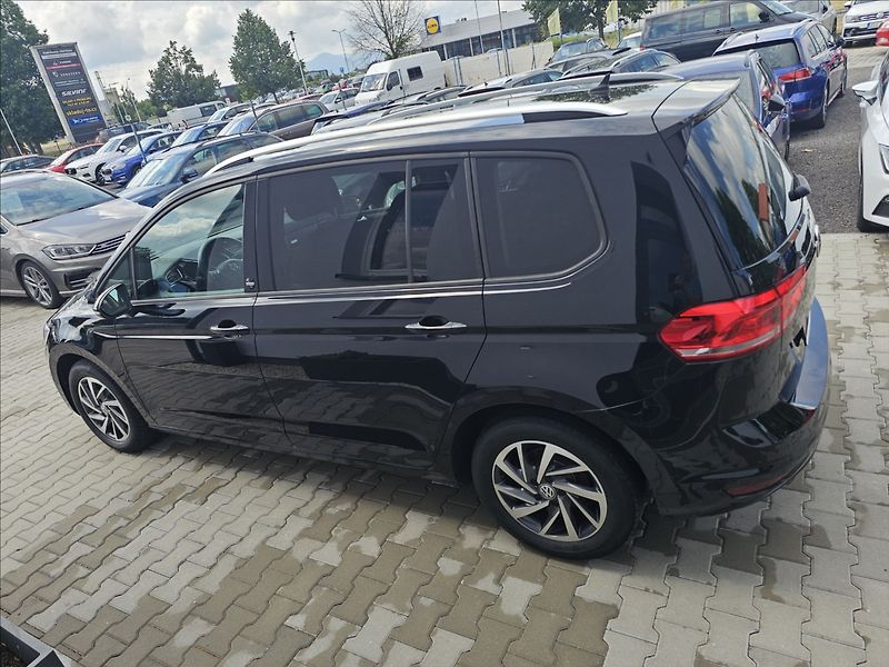 Volkswagen Touran 1,4 Tsi 110KW DSG Sound 7MÍST - fotka 9 z 47