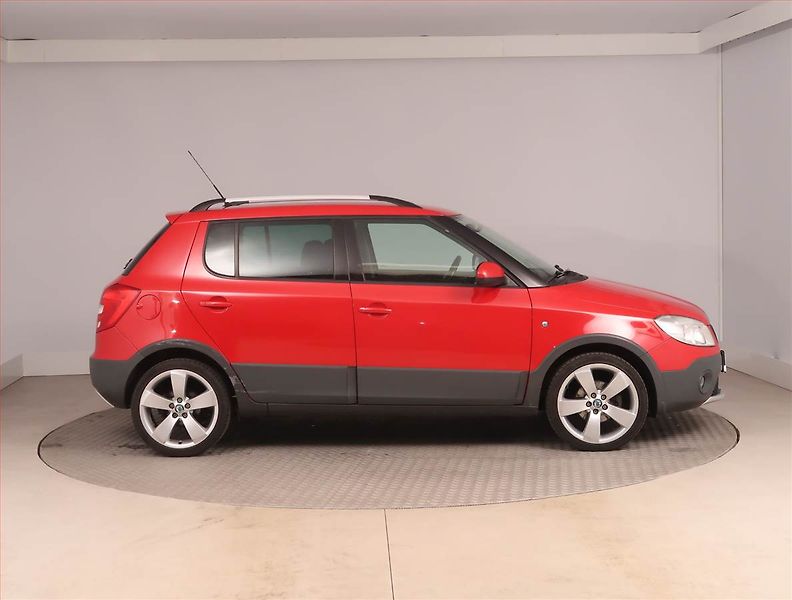 Škoda Fabia (2011) Scout 1.2 TSI, nová STK - fotka 6 z 15
