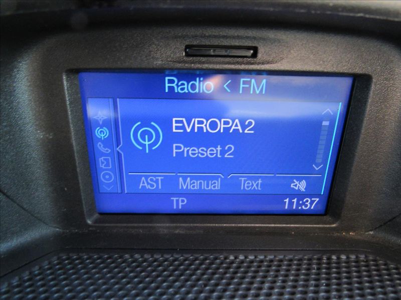 Ford Tourneo Custom 2,2 TDCi 114kW 9 míst - fotka 17 z 36