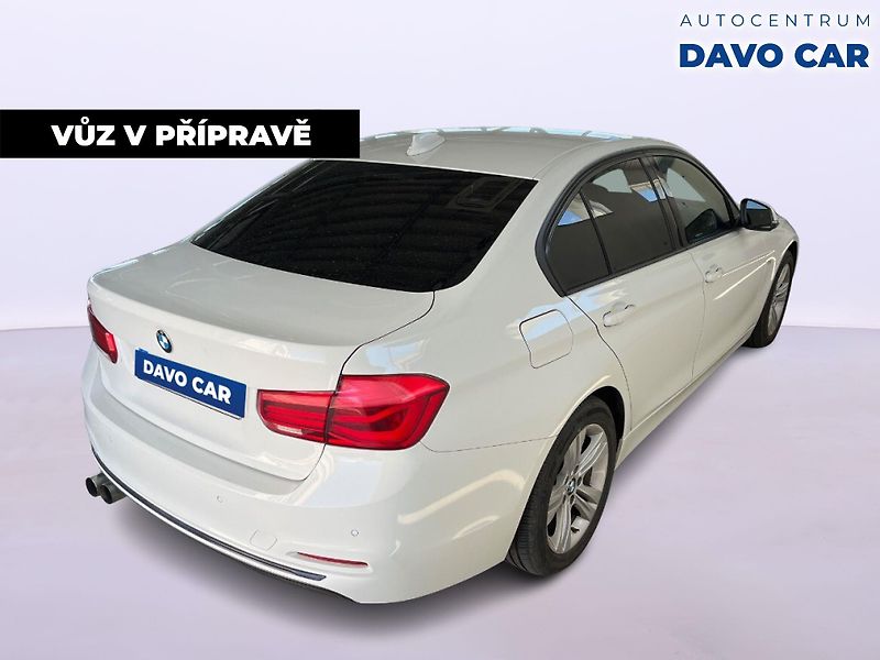 BMW Řada 3 2,0 320i 135kW CZ xDrive Sport - fotka 5 z 12
