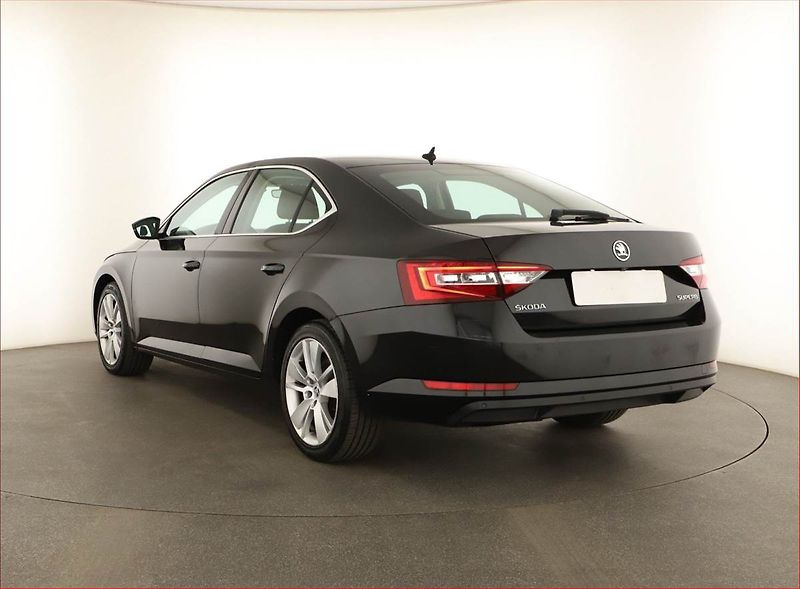 Škoda Superb (2015) Style 2.0 TDI, Automat - fotka 4 z 17