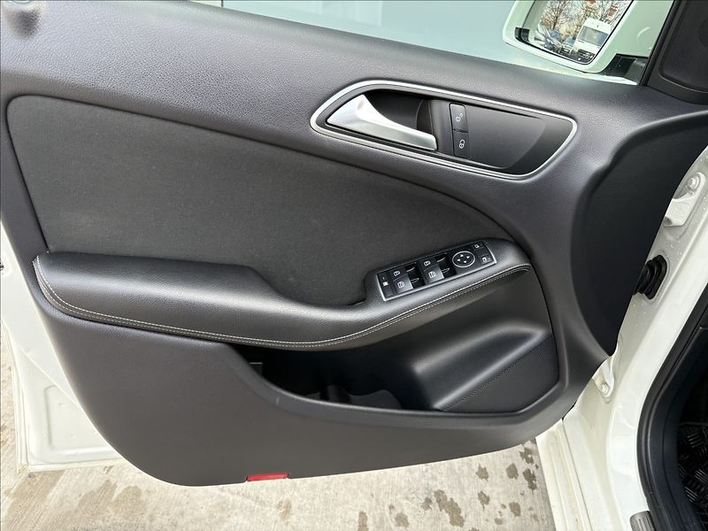 Mercedes-Benz Třídy B 180 CDI NAVI LED MANUAL CZ - fotka 14 z 22