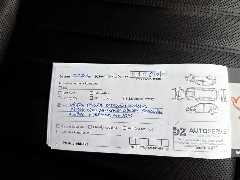 Škoda Superb 2,0 TDi Laurin & Klement - fotka 54 z 54
