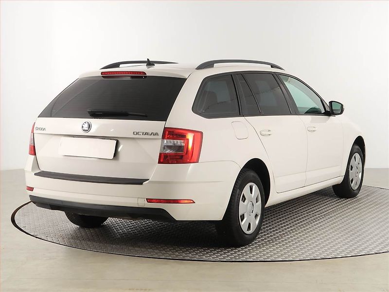 Škoda Octavia (2018) 1.6 TDI, Serv.kniha, Navi - fotka 5 z 16