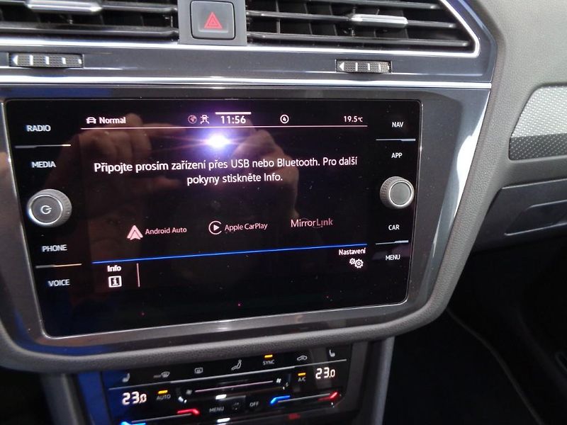 Volkswagen Tiguan 2.0 TSI 7DSG 4x4 R-LINE  140 k - fotka 17 z 30