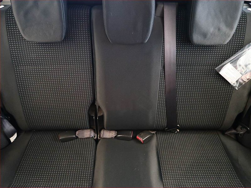 Suzuki Swift (2005) 1.3, CZ doklady - fotka 10 z 13