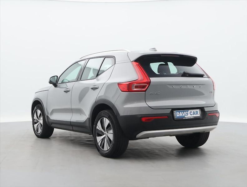 Volvo XC40 2.0 B3 120kW Core DCT CZ DPH - fotka 5 z 35