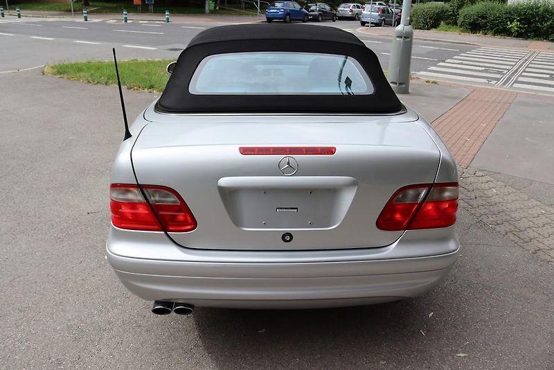 Mercedes-Benz CLK 55 AMG V8 CABRIO 255kW - fotka 47 z 50