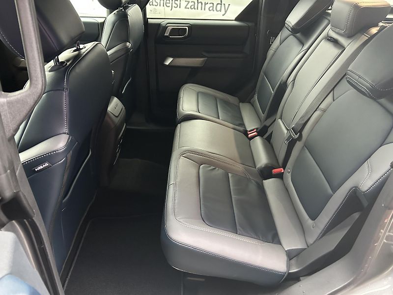 Ford Bronco 2.7 EcoBoost 246kW OUTER BANKS - fotka 12 z 37