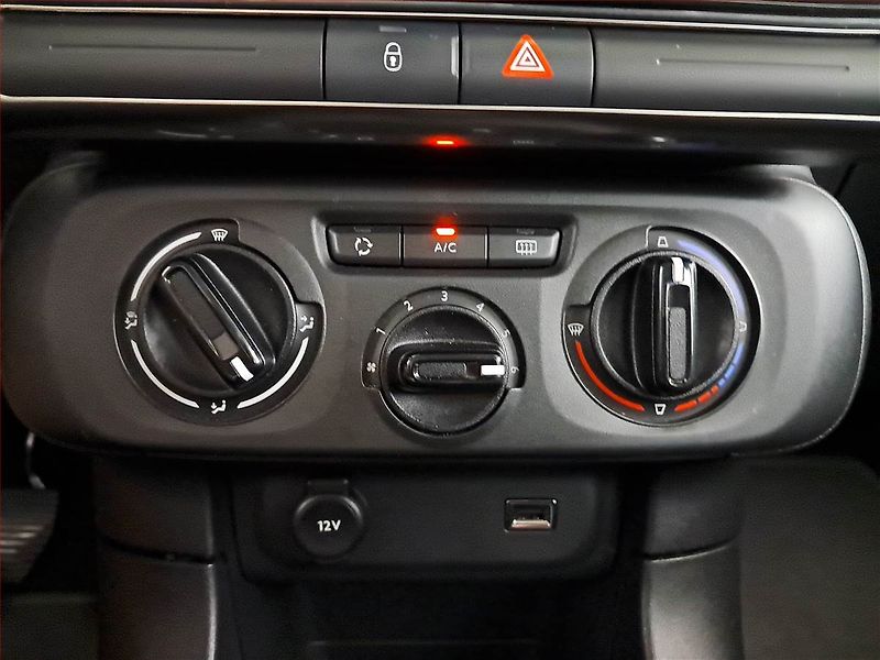Citroën C3 (2019) 1.2 PureTech, ČR,1.maj - fotka 15 z 16