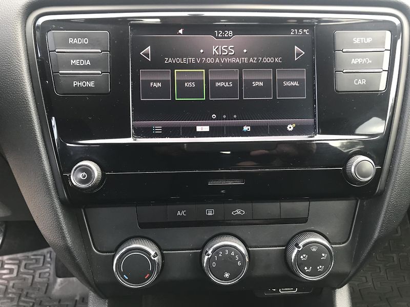 Škoda Octavia 1.6 TDI 85 KW,TEMPOMAT,ČR.. - fotka 12 z 13