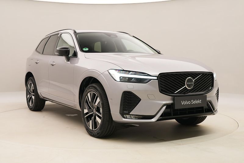 Volvo XC60 B5 AWD DARK PLUS AUT CZ - fotka 15 z 61